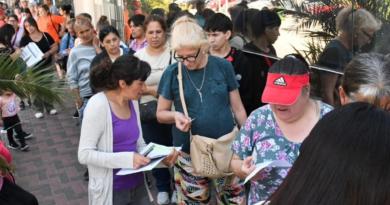 Merlo: entrega de anteojos gratuitos