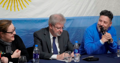 Merlo: estudiantes de la UNO debatieron sobre justicia y democracia junto a Beraldi y Peñafort