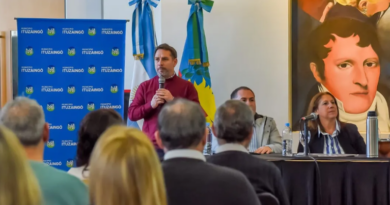 Pablo Descalzo encabezó la presentación de “Mi Ituzaingó Digital”, una nueva app para acceder a servicios municipales