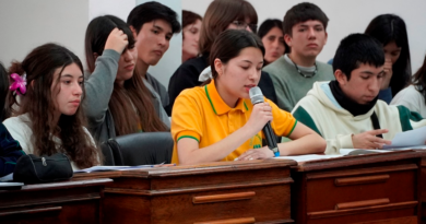 Merlo: más de 40 escuelas secundarias debatieron proyectos en el Concejo Deliberante