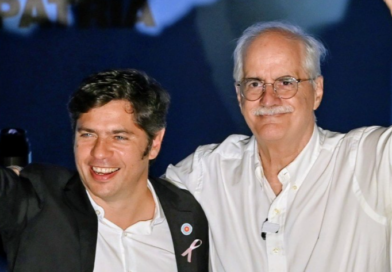 Kicillof en Ezeiza: “Milei recorre el exterior para poner la Argentina en venta”