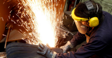 Crisis laboral: más de 18 mil empresas cerraron y se perdieron 250 mil empleos durante el gobierno de Milei