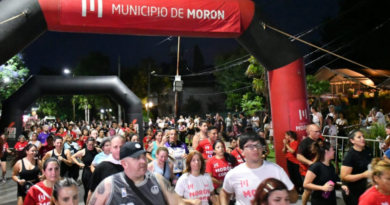 Morón vibró con las clases de zumba y la prueba atlética nocturna