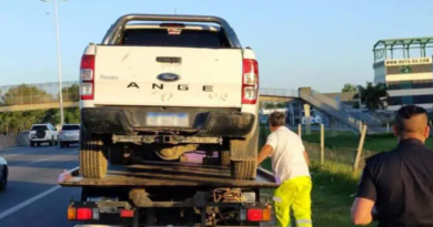 Conducción temeraria, vaso en mano y 1.28 g/l: el Ministerio de Transporte frenó una situación límite en Acceso Oeste