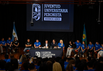 Kicillof participó de la renovación de autoridades de la Juventud Universitaria Peronista