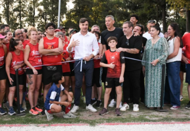 Morón reinauguró la pista de atletismo en el Polideportivo Gorki Grana