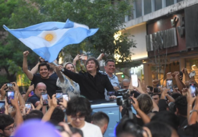 “Tour de la Gratitud”: Milei encabezó una caravana en Córdoba e interactuó con una multitud libertaria