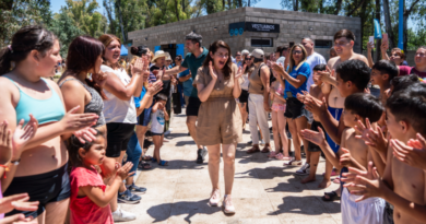 Cuartel V: Mariel Fernández inauguró un microestadio y una pileta con olas
