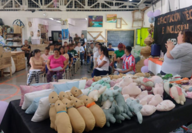 En una cárcel de Merlo elaboraron 600 juguetes para que bomberos voluntarios ayuden a Papá Noel y los Reyes Magos