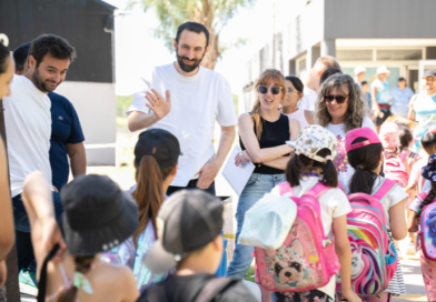 Comenzó la colonia de verano de Hurlingham y los Reyes Magos sorprendieron a miles de chicos