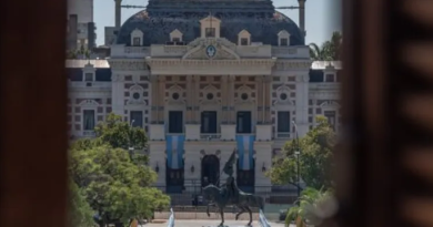 La Provincia recibirá este martes a estatales, docentes y judiciales para negociar salarios