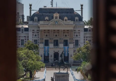 La Provincia recibirá este martes a estatales, docentes y judiciales para negociar salarios