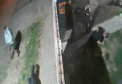 [Video] Ajuste de cuentas en Moreno: abrió la puerta y lo mataron a balazos