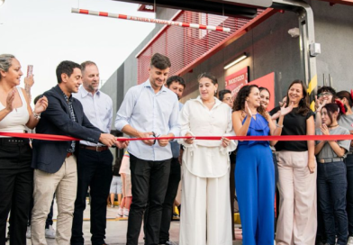 Más puesto de trabajo para las y los moronenses: inauguraron local de Mostaza