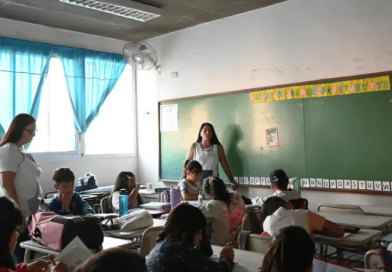 Más de un millón de estudiantes bonaerenses ya están en las aulas