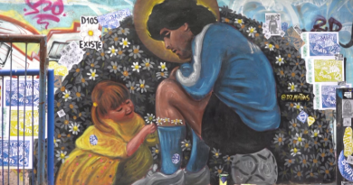 “El documental del 10” llega a Hurlingham con una función solidaria en el Teatro Brote