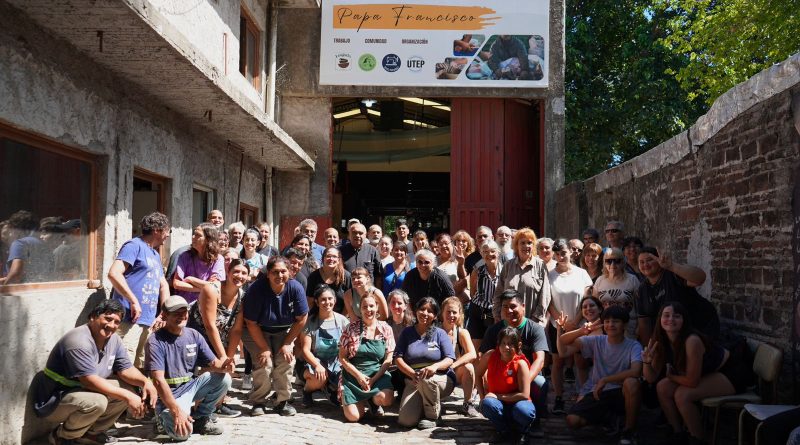 Fuerte respaldo vecinal en la bendición del Centro Productivo Papa Francisco de Ituzaingó