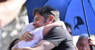 Kicillof participó de la marcha por el Día Nacional de la Memoria por la Verdad y la Justicia