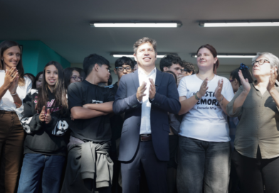 Kicillof inauguró un edificio escolar en Ensenada “mientras el Gobierno nacional nos quita recursos”