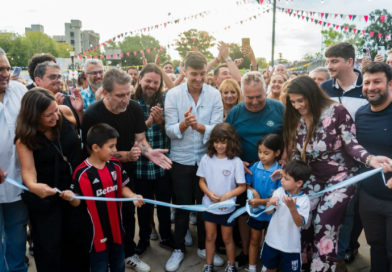 Lucas Ghi inauguró la nueva plaza Viejo Urbano en el centro de Morón
