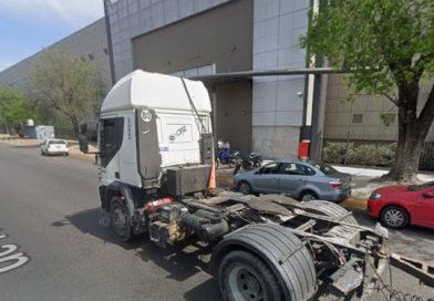 Murió una mujer tras ser atropellada por un camión frente al Plaza Oeste Shopping