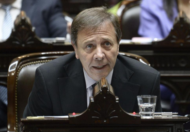 Zago a Adorni: «Tendrá que dar explicaciones cuando las denuncias empiezan a caminar»