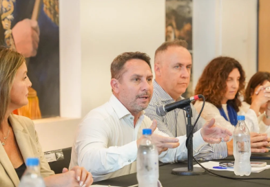 Ituzaingó: Descalzo encabezó la jornada del programa “Camino al Empleo en tu Escuela” 2026