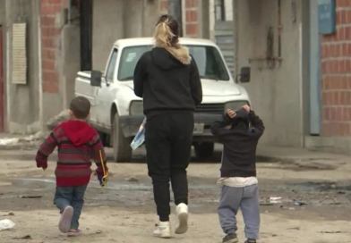 Más de la mitad de niños y adolescentes sigue en la pobreza