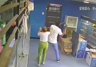 Relatos salvajes en General Rodríguez: un cliente discutió con un empleado y le tiró un motor