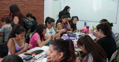 Merlo: vecinos se capacitan en los cursos de la Escuela de Artes y Oficios