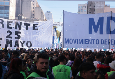 «El gobierno pone en riesgo la paz social»