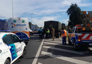 Trágico choque en el Acceso Oeste: murió un motociclista tras impactar contra un camión militar