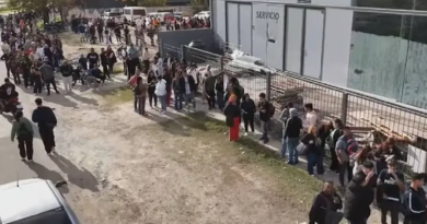 La imagen de la semana: gran convocatoria laboral en Paso del Rey por vacantes en un frigorífico