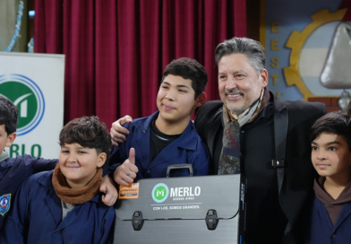 Merlo: Gustavo Menéndez entregó más de 11 mil tableros técnicos para estudiantes de escuelas técnicas