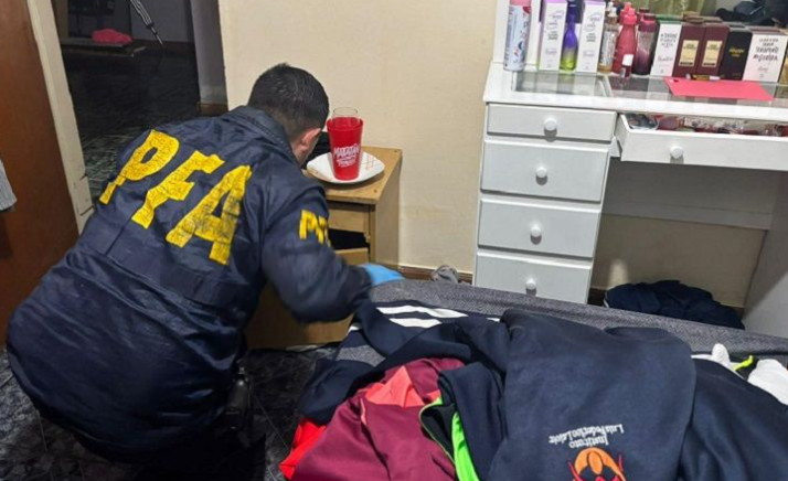 Allanaron la casa de una funcionaria de Morón por narcotráfico y hallaron drogas: fue desplazada de su cargo