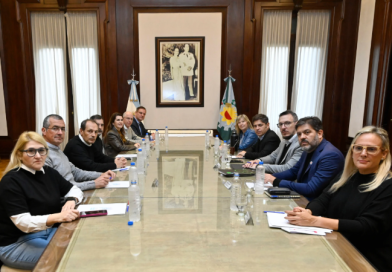 Kicillof y Cuattromo firmaron convenios con municipios para la compra de bienes de capital