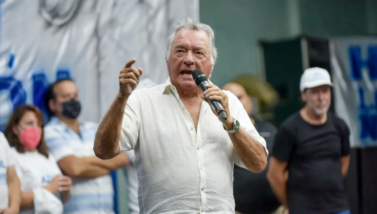 Luis Barrionuevo: “Si hacemos un paro de 36 horas con movilización, cae Milei, pero no queremos”