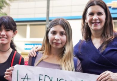 Marcha universitaria: Mariel Fernández se movilizó “ante el brutal ajuste y desfinanciamiento del gobierno nacional”