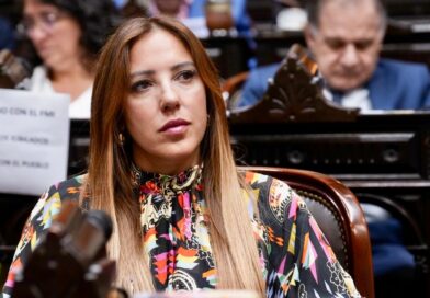 Roxana Monzón: “Le dan estabilidad económica a los grandes capitales e incertidumbre total a millones de argentinos”