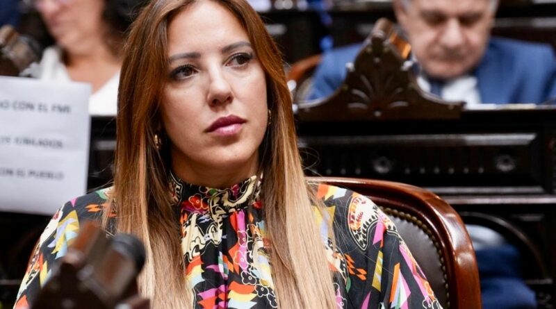 Roxana Monzón: “Le dan estabilidad económica a los grandes capitales e incertidumbre total a millones de argentinos”