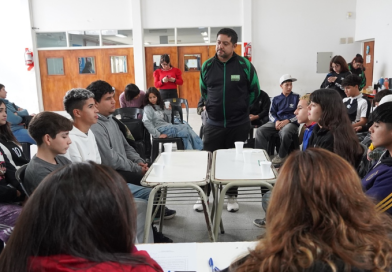 Merlo: estudiantes de Pontevedra participaron de la final del programa “Las escuelas debaten”