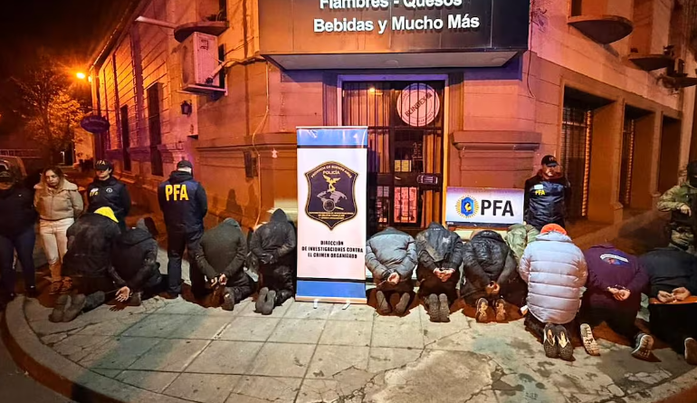 Desbaratan una banda que planeaba millonarios robos a bancos de Morón y Baradero
