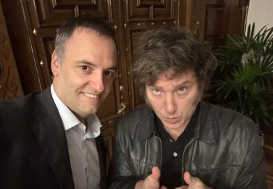 Milei sobre Adorni: “Si la Justicia lo declara culpable lo eyecto de una patada”