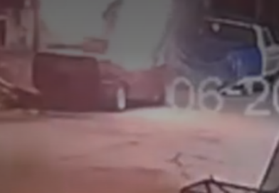 Incendio y explosión de un automóvil tras la presencia de un sospechoso alarman a vecinos de Ituzaingó