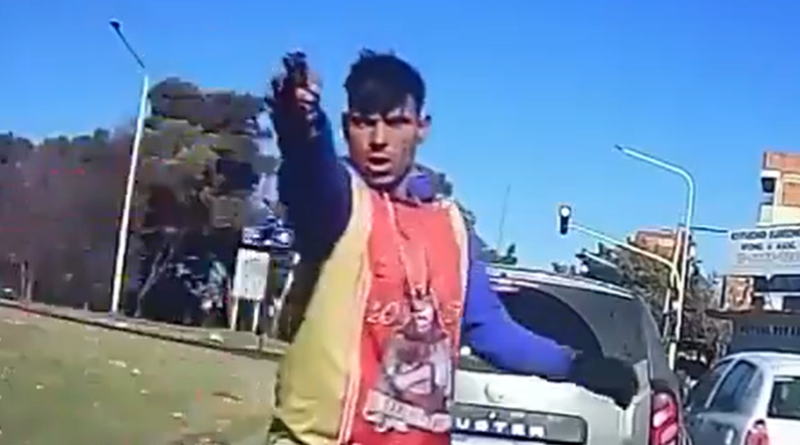 [Video] Terror en La Matanza: delincuente le apuntó para robarle y de milagro pudo escapar