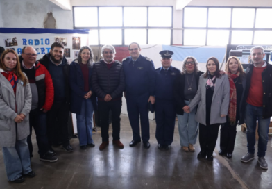 Morón: Walter Correa inauguró la muestra del CFL Nº403 que funciona en la Base Aérea