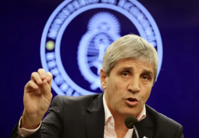 Caputo anunció cambios en la Ley de Inocencia Fiscal para incentivar el ingreso de los “dólares del colchón”
