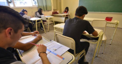 Más del 74% de los jóvenes argentinos terminó la secundaria, aunque persisten fuertes desigualdades