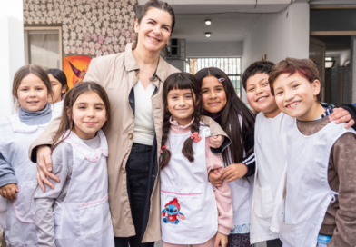 Mariel Fernández visitó la Escuela Primaria Nº 49 tras las obras de mantenimiento integral
