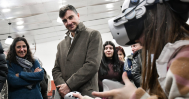 Morón: Se presentó “Pisar Malvinas”, la experiencia para conocer las Islas a través de la realidad virtual
